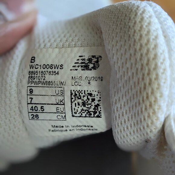 New Balance 1006 V1 Tennis Shoe Sz 9 - Picture 6 of 6